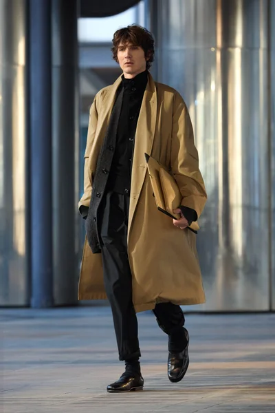 Look 8